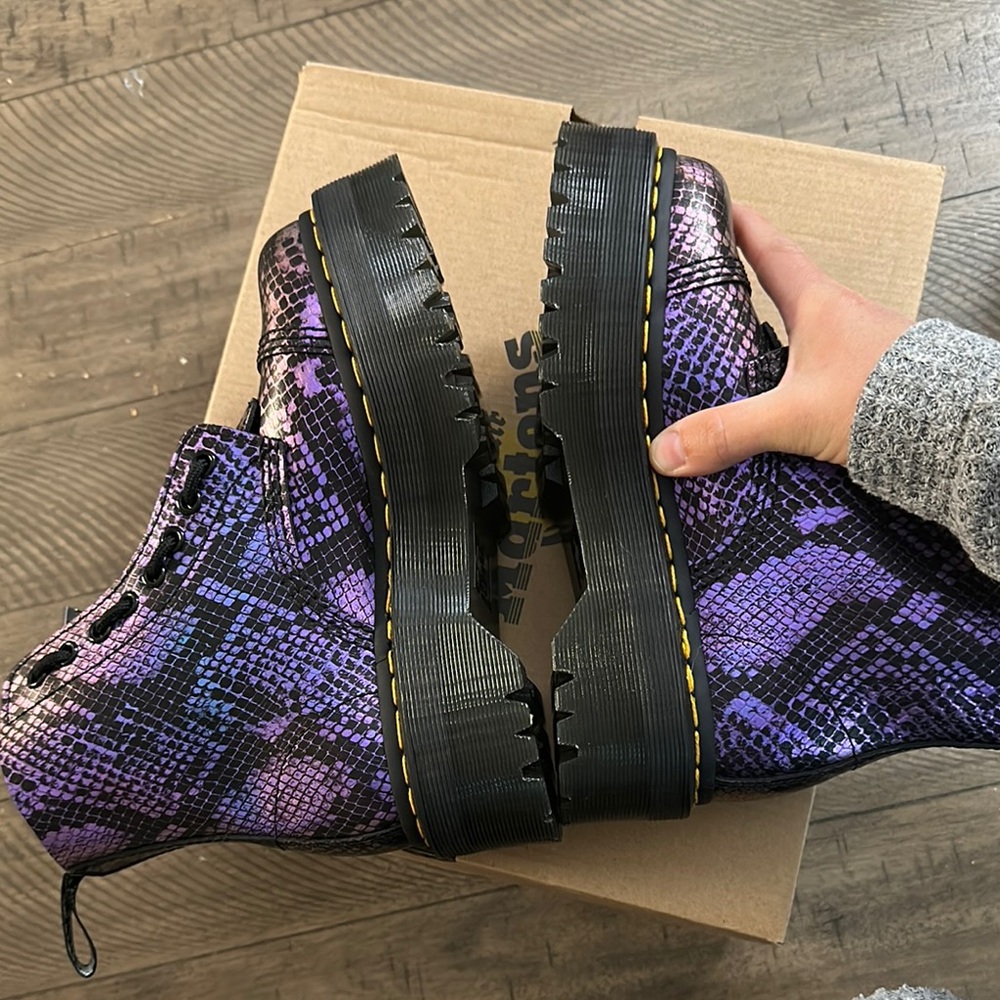 Dr. Martens Sinclairs Viper Croc Emboss (Discontinued) - Picture 6 of 13